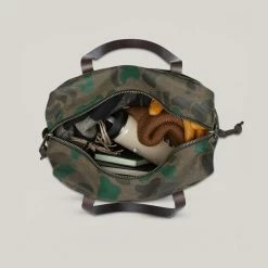 FILSON WAXED RUGGED TWILL TOTE BAG WITH ZIPPER - DARK WAX SHRUB CAMO -Pickings and Parry shop Filson Tote Bag With Zipper Waxed Rugged Twill Dark Shrub 1234 1024x1024@2x