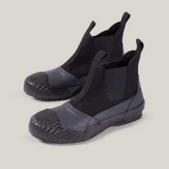 MOONSTAR ALL WEATHER SIDEGOA - BLACK -Pickings and Parry shop MoonstarNCCoats LREdits 1485 1024x1024@2x