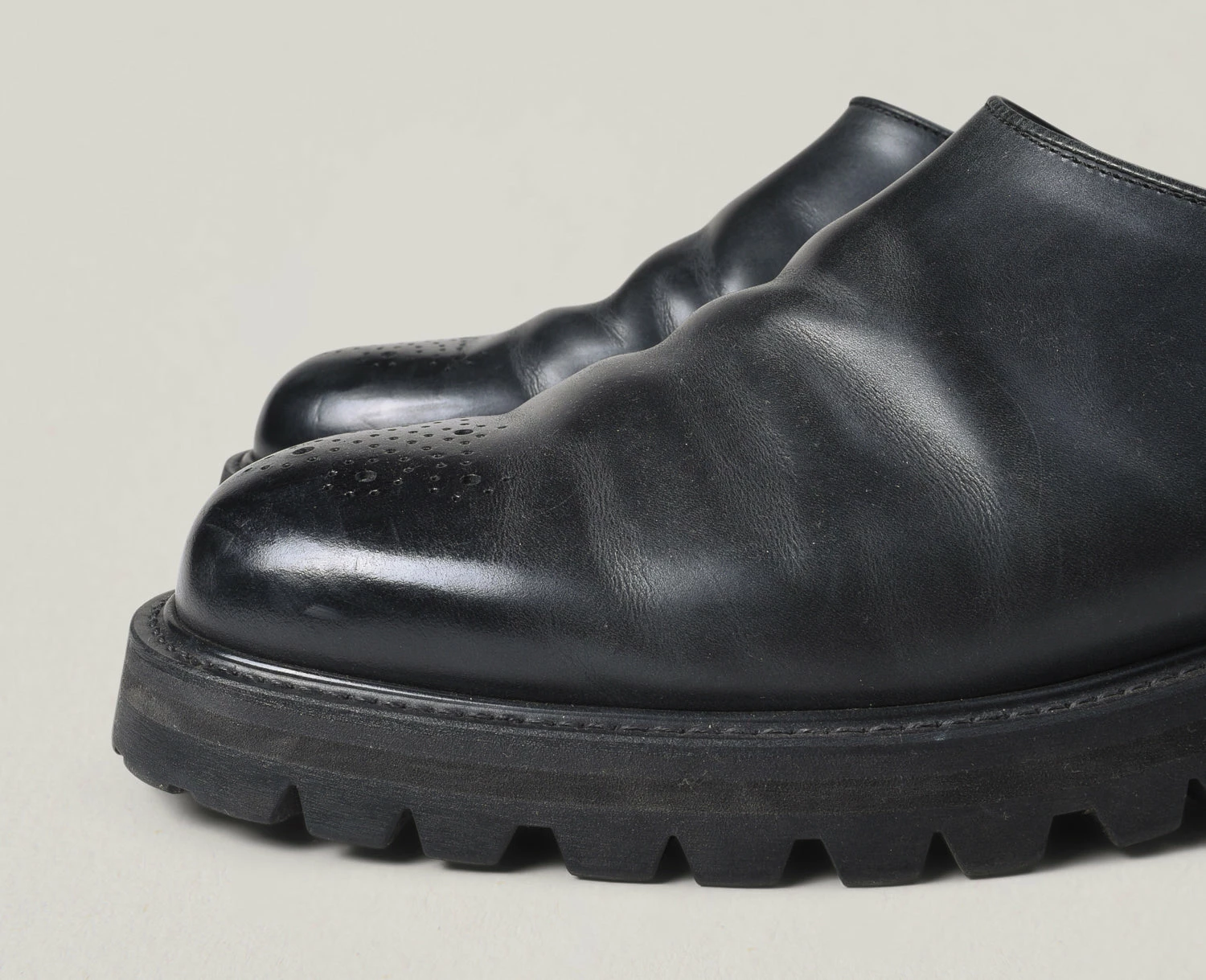 USED HENDER SCHEME COMMANDO MULE - BLACK 6 USED HENDER SCHEME COMMANDO MULE - BLACK - Image 4